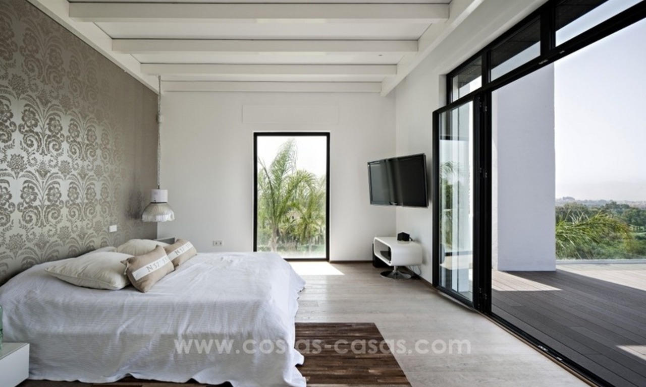 Villa de style moderne exclusive à vendre dans la région de Marbella - Benahavis 28