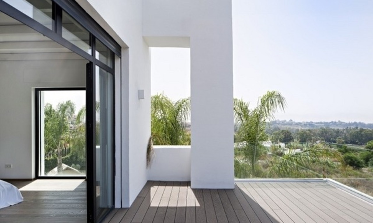 Villa de style moderne exclusive à vendre dans la région de Marbella - Benahavis 16