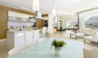 À vendre à Nueva Andalucia, Marbella: Villa de design avec vue panoramique sur le golf, la mer et la montagne 7