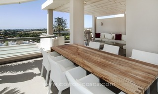 Penthouse appartement contemporain de luxe dans une zone de golf à vendre à Marbella - Benahavís 9