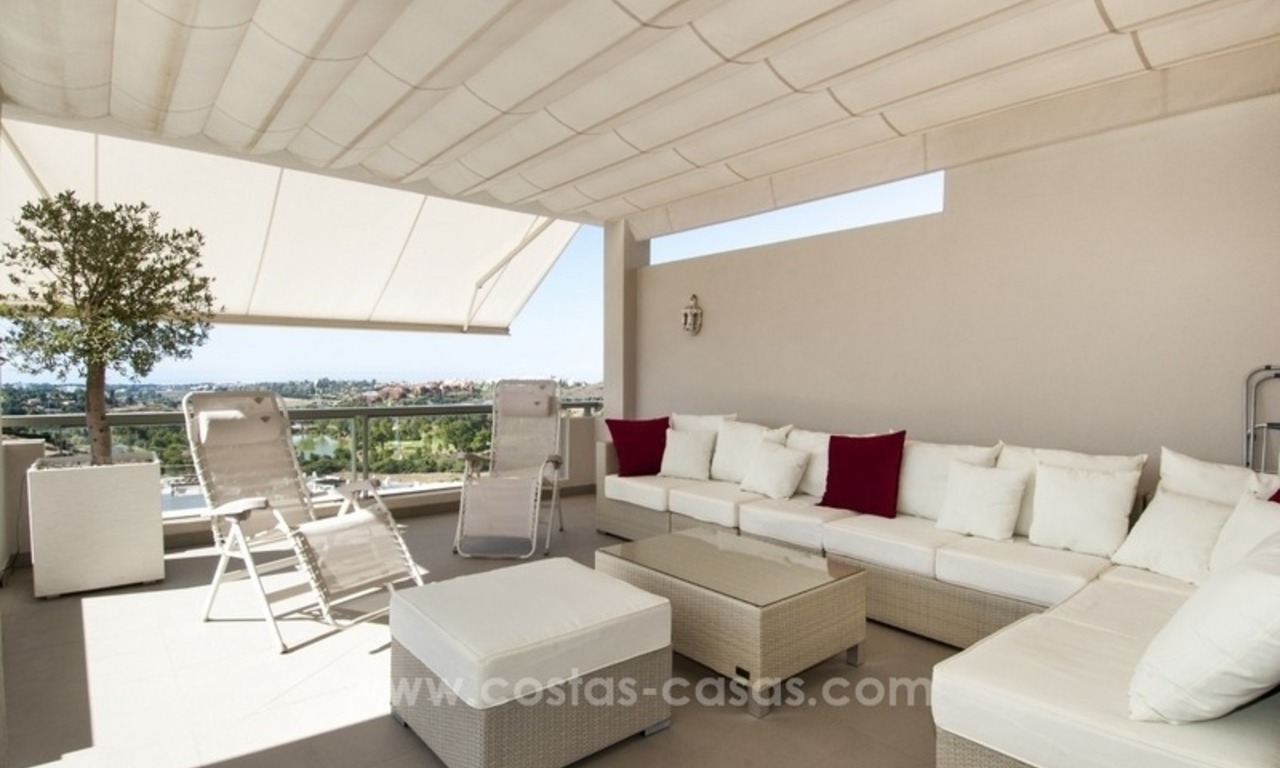 Penthouse appartement contemporain de luxe dans une zone de golf à vendre à Marbella - Benahavís 0