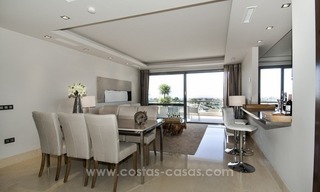 Penthouse appartement contemporain de luxe dans une zone de golf à vendre à Marbella - Benahavís 15