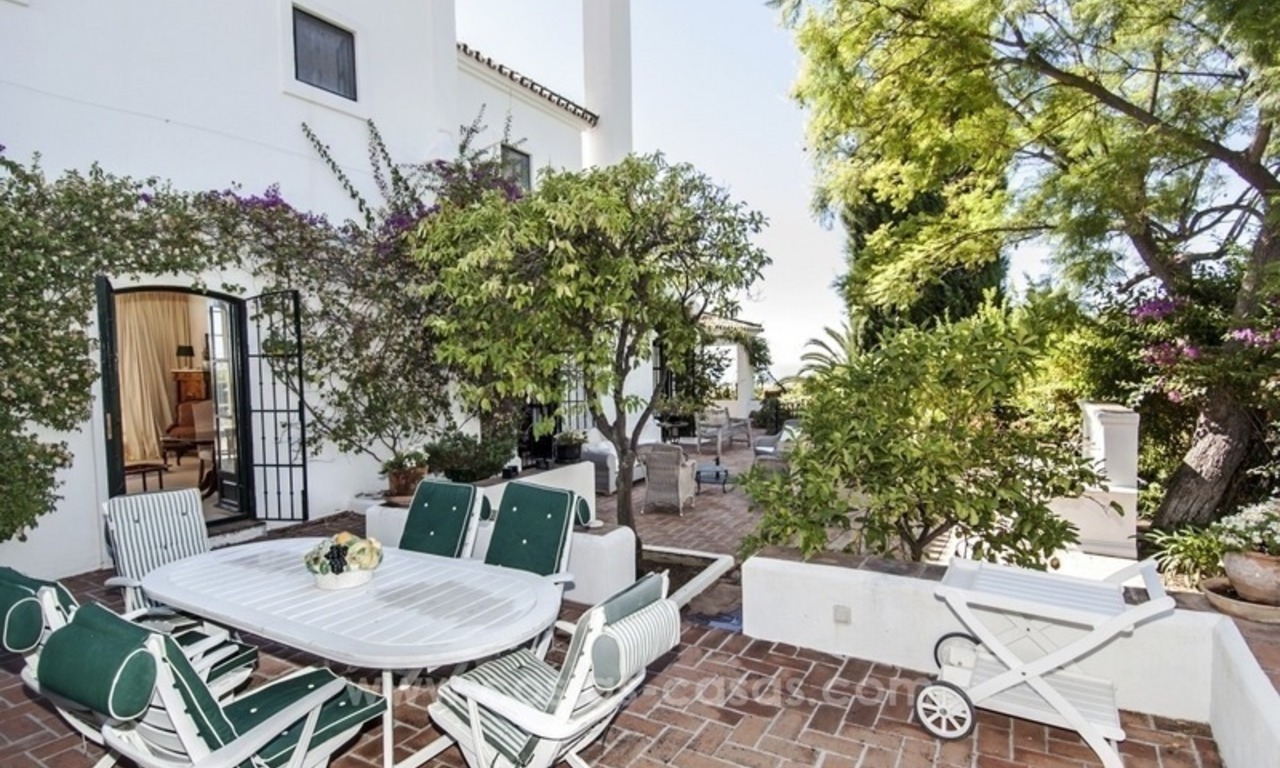À vendre Marbella - Benahavis: Superbe villa avec un charme provençal en exclusivité a El Madroñal avec vue exceptionnelle sur la mer 13