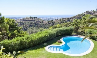 À vendre Marbella - Benahavis: Superbe villa avec un charme provençal en exclusivité a El Madroñal avec vue exceptionnelle sur la mer 22