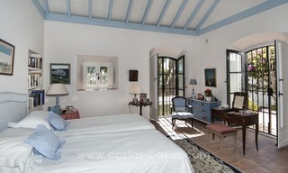 À vendre Marbella - Benahavis: Superbe villa avec un charme provençal en exclusivité a El Madroñal avec vue exceptionnelle sur la mer 24