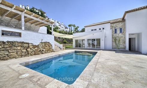 Villa rénovée à vendre dans une communauté fermée à Nueva Andalucía - Marbella 