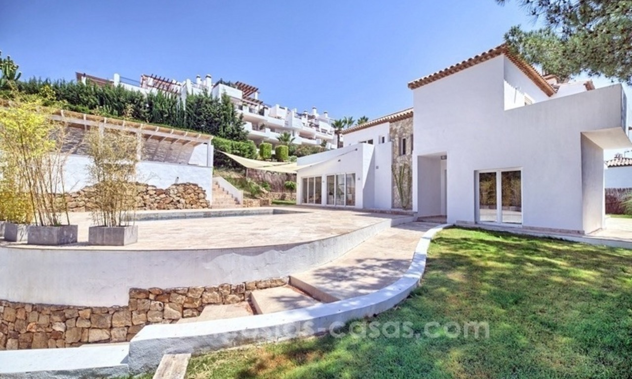 Villa rénovée à vendre dans une communauté fermée à Nueva Andalucía - Marbella 2