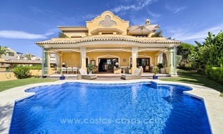 Villa de style classique en vente à Elviria, Marbella 0