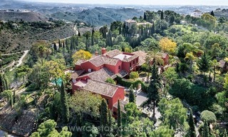 Villa classique de style rustique à vendre à El Madroñal, Benahavis - Marbella 1