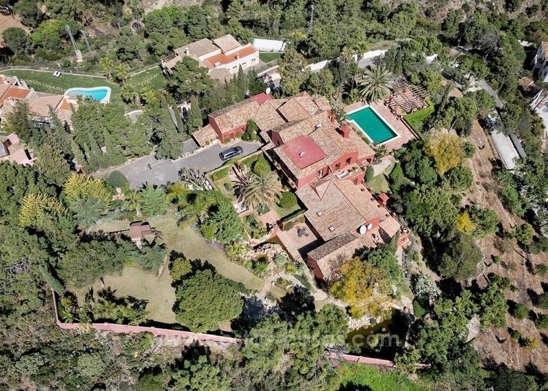 Villa classique de style rustique à vendre à El Madroñal, Benahavis - Marbella 