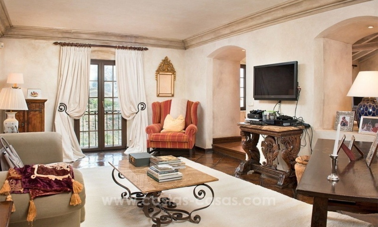 Villa classique de style rustique à vendre à El Madroñal, Benahavis - Marbella 37
