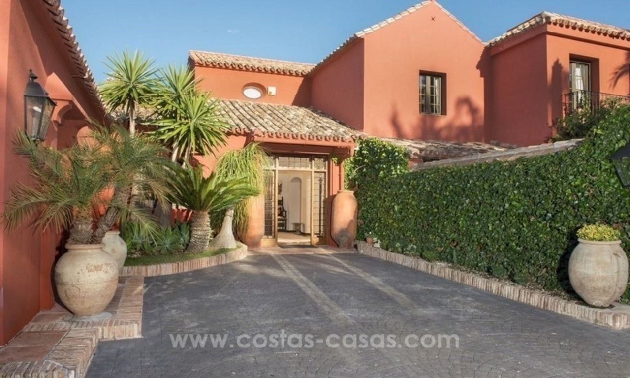Villa classique de style rustique à vendre à El Madroñal, Benahavis - Marbella 7