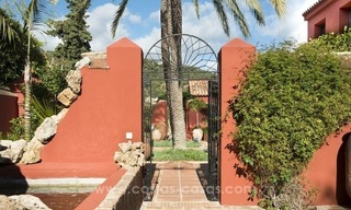 Villa classique de style rustique à vendre à El Madroñal, Benahavis - Marbella 16