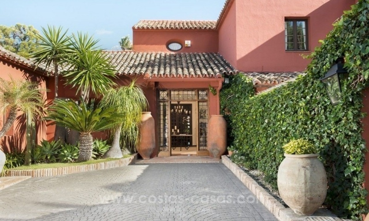 Villa classique de style rustique à vendre à El Madroñal, Benahavis - Marbella 23