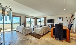 Appartement penthouse moderne de luxe en première ligne de golf à vendre dans un complexe de golf 5 * dans Benahavis - Marbella 8
