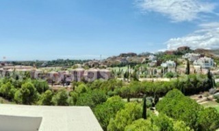 Appartement penthouse moderne de luxe en première ligne de golf à vendre dans un complexe de golf 5 * dans Benahavis - Marbella 23