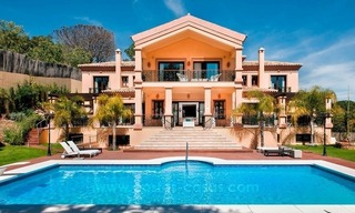 Grande villa avec vue sur mer en vente à El Madroñal - Marbella 2