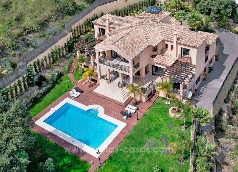Grande villa avec vue sur mer en vente à El Madroñal - Marbella