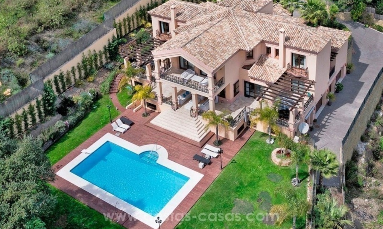 Grande villa avec vue sur mer en vente à El Madroñal - Marbella 0