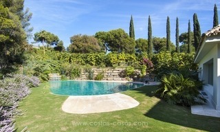 Nouvelle villa contemporaine de première ligne de golf de luxe à vendre, à l’Est du centre de Marbella 2