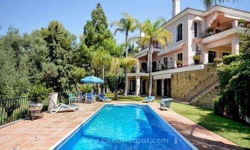Belle villa à vendre, première ligne de golf, à l’Est Marbella 