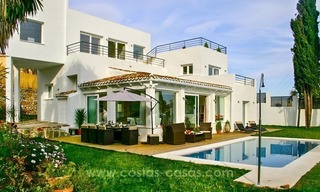 Villa à vendre contemporaine avec une superbe vue panoramique sur la mer à Marbella 1