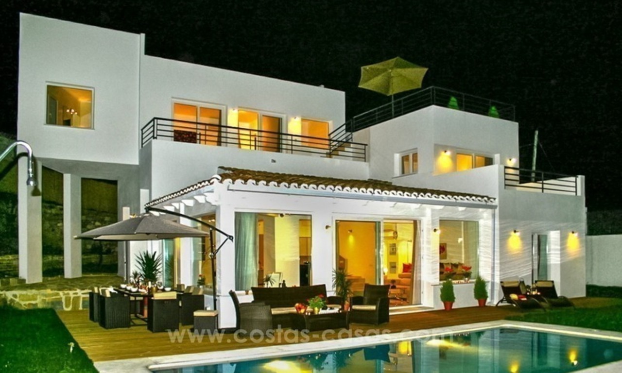 Villa à vendre contemporaine avec une superbe vue panoramique sur la mer à Marbella 22