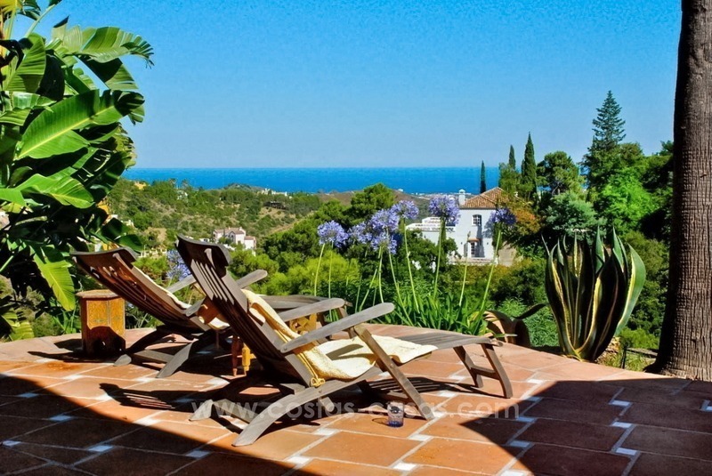 A vendre: Charmante villa andalouse traditionnelle, avec d'excellentes vues sur la mer dans El Madroñal, Benahavis - Marbella