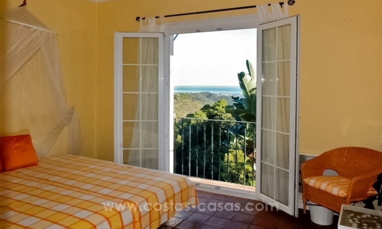 A vendre: Charmante villa andalouse traditionnelle, avec d'excellentes vues sur la mer dans El Madroñal, Benahavis - Marbella 18