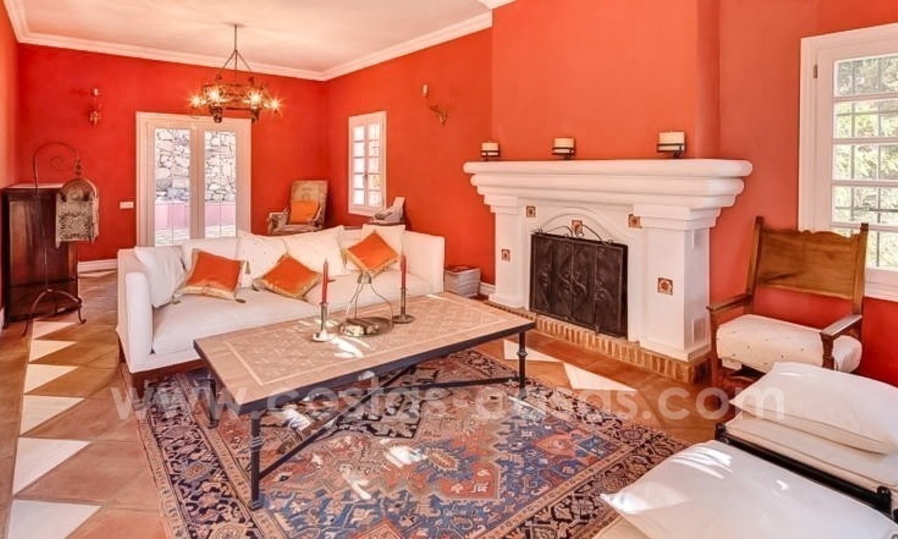 A vendre: Charmante villa andalouse traditionnelle, avec d'excellentes vues sur la mer dans El Madroñal, Benahavis - Marbella 12