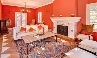 A vendre: Charmante villa andalouse traditionnelle, avec d'excellentes vues sur la mer dans El Madroñal, Benahavis - Marbella 12