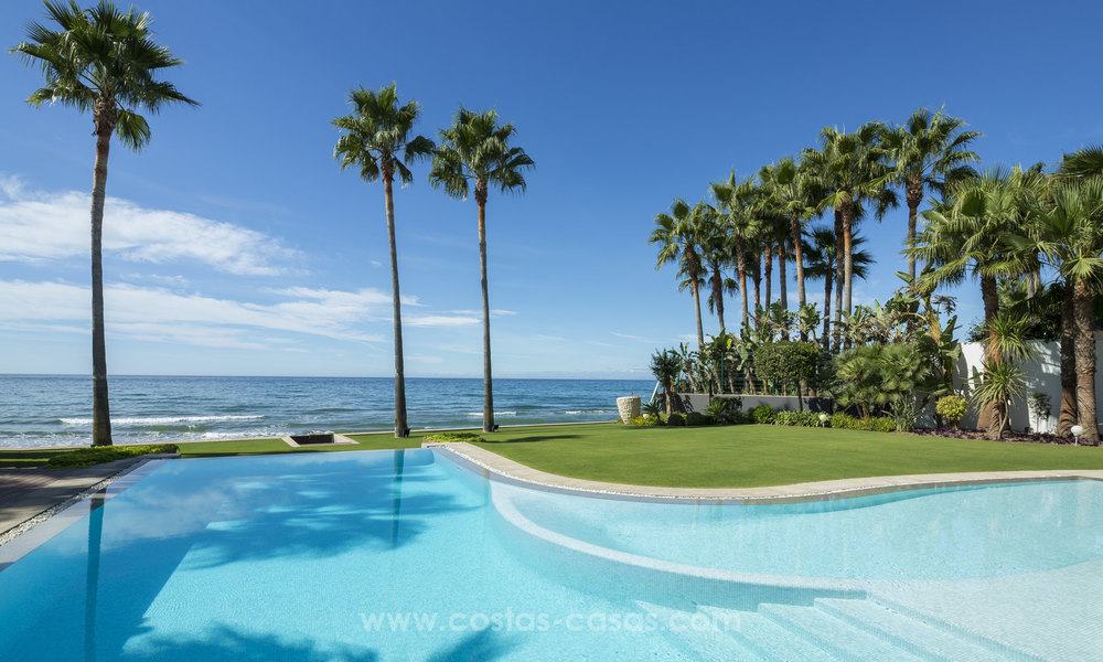 Villa en première ligne de plage en vente à L’Est de Marbella 14984