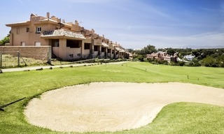 Bonne affaire ! Maisons de ville en première ligne de golf en vente à Cabopino, Marbella 6