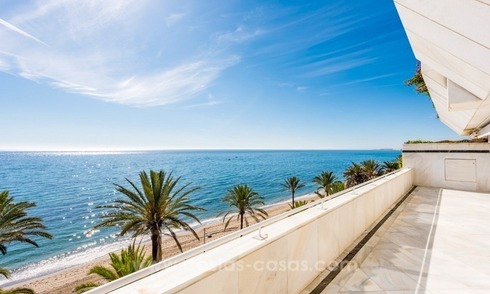 Appartement haut de gamme exclusif en première ligne de plage à vendre à Marbella centre 