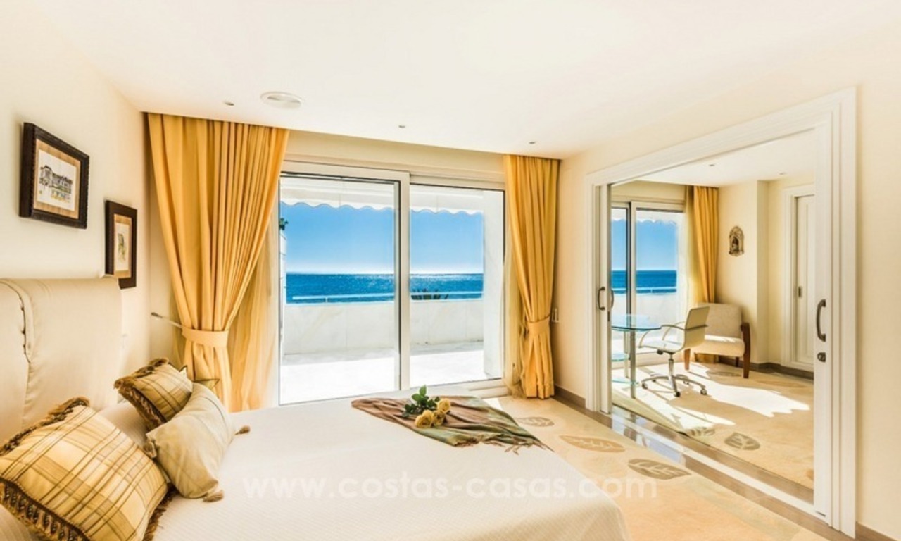 Appartement haut de gamme exclusif en première ligne de plage à vendre à Marbella centre 4