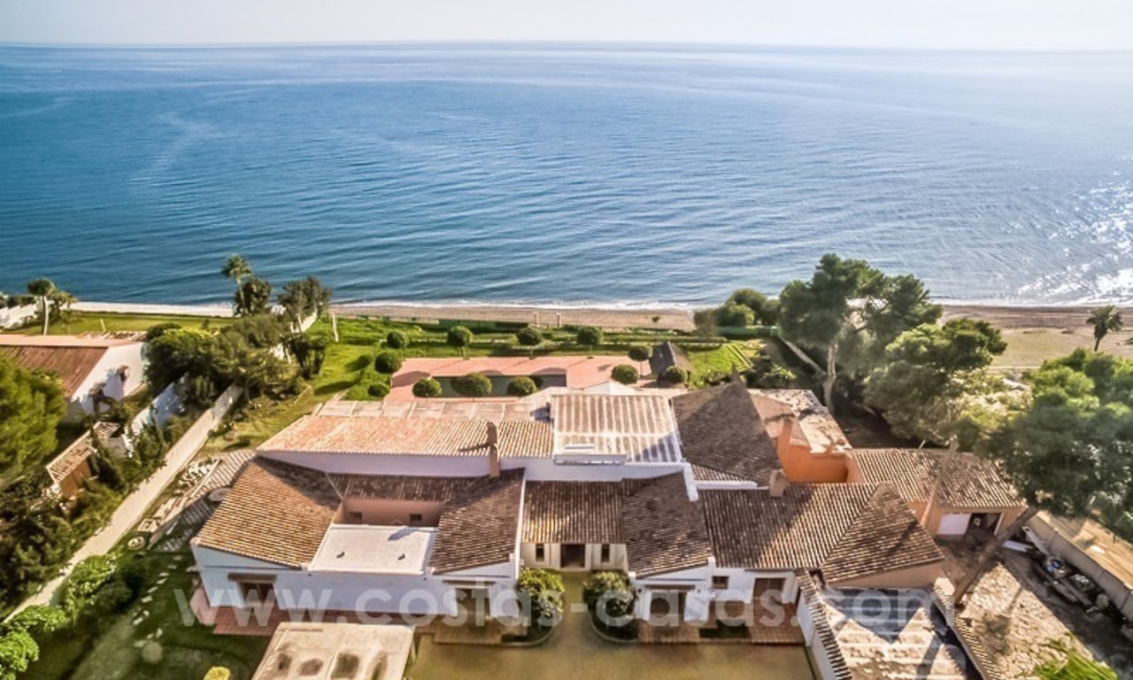 Terrain en bord de mer avec un Projet pour une Villa en vente sur le Nouvelle Mille d’Or, Marbella - Estepona 1