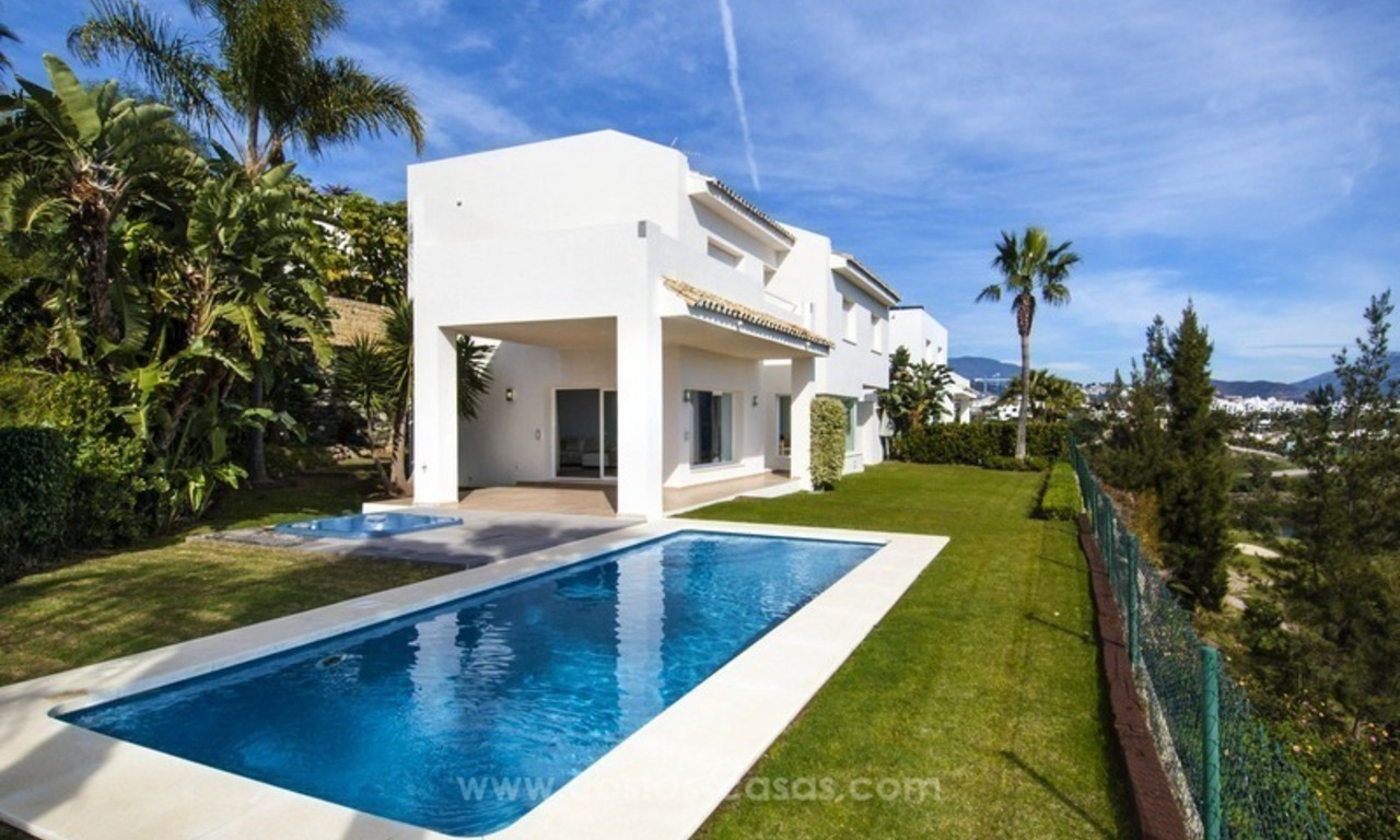  Magnifique villa de golf, de style moderne à vendre dans Marbella - Benahavis avec des vues spéctaculaires de la mer, du golf et des montagnes 9