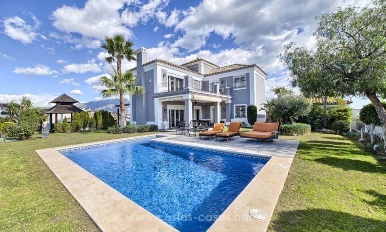 Villa de luxe à vendre dans Marbella - Benahavis 0