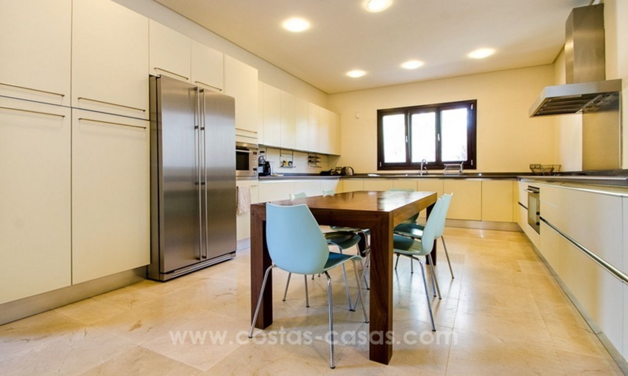 Moderne andalouse villa de luxe de style en vente sur le Golden Mile, Marbella 11