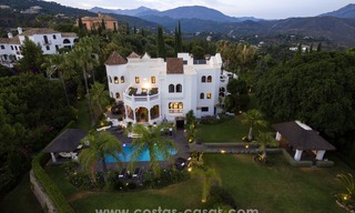 Marbella - Benahavis à vendre: Vues panoramiques sur la mer & villa entièrement rénovée 429 