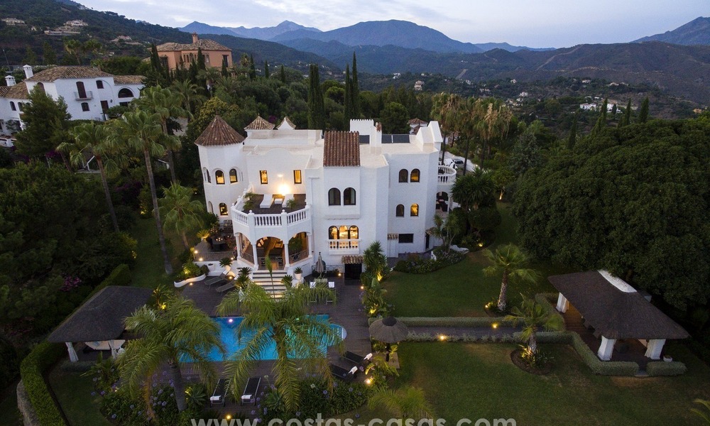 Marbella - Benahavis à vendre: Vues panoramiques sur la mer & villa entièrement rénovée 430