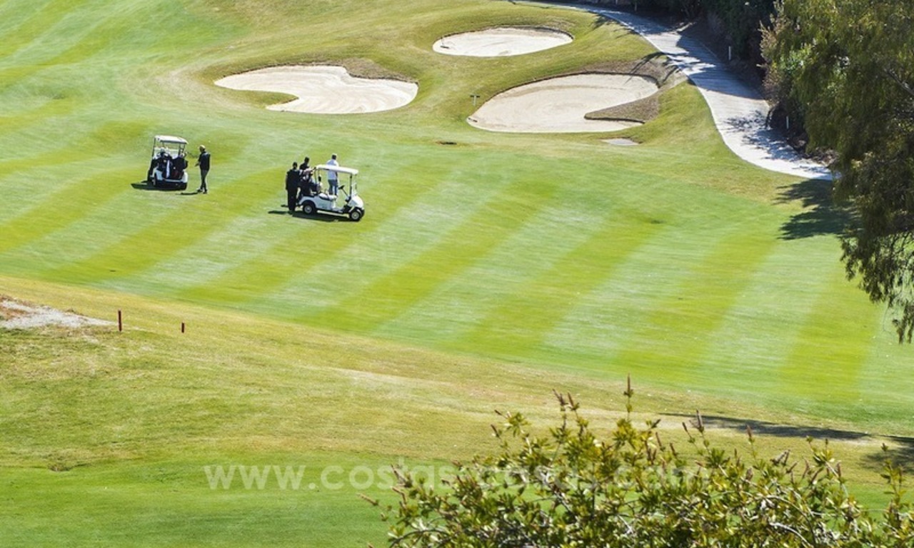 Villa de luxe en première ligne de golf à vendre à Nueva Andalucía, Marbella 5