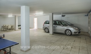 Villa de luxe en première ligne de golf à vendre à Nueva Andalucía, Marbella 32