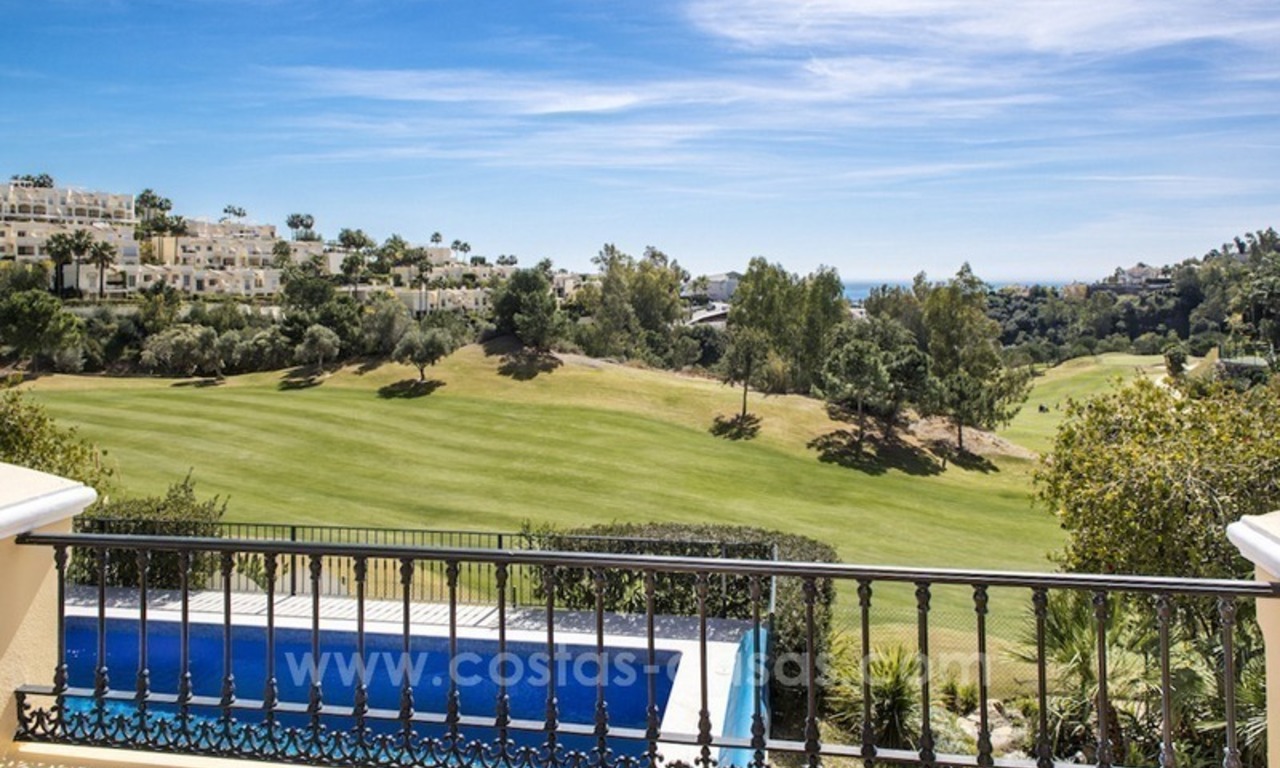Villa de luxe en première ligne de golf à vendre à Nueva Andalucía, Marbella 3