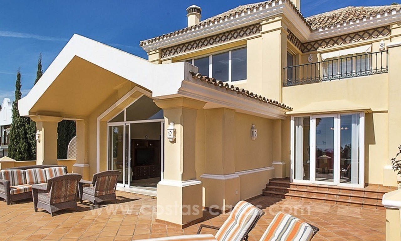Villa de luxe en première ligne de golf à vendre à Nueva Andalucía, Marbella 19