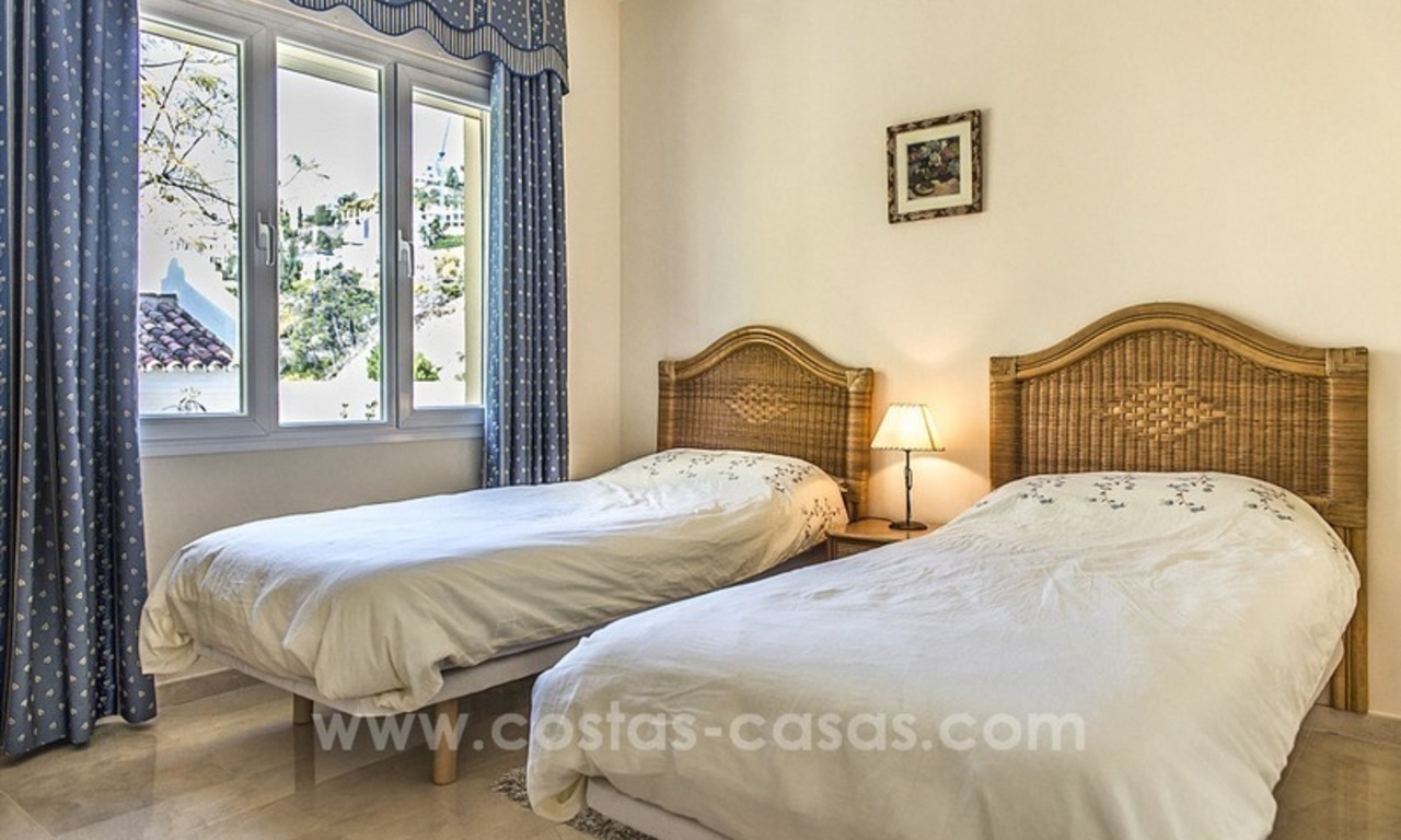 Villa de luxe en première ligne de golf à vendre à Nueva Andalucía, Marbella 26