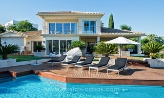 Villa rénovée en première ligne de golf à vendre à Nueva Andalucía, Marbella 2