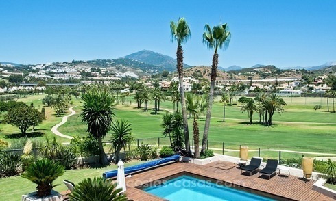 Villa rénovée en première ligne de golf à vendre à Nueva Andalucía, Marbella 