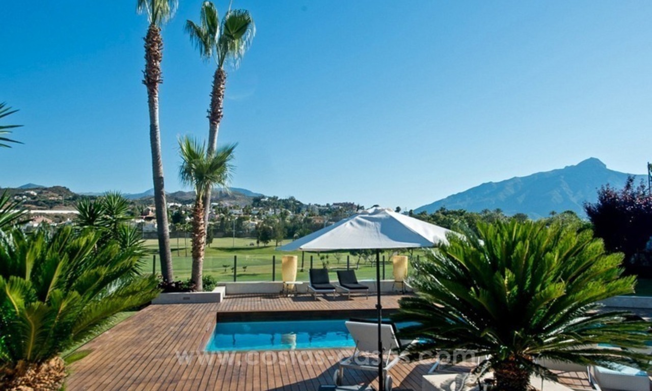 Villa rénovée en première ligne de golf à vendre à Nueva Andalucía, Marbella 7