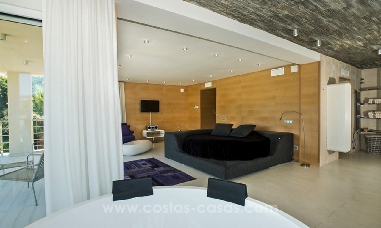 Villa rénovée en première ligne de golf à vendre à Nueva Andalucía, Marbella 16